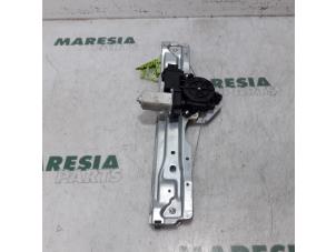 Gebruikte Ruitmechaniek 4Deurs rechts-achter Alfa Romeo Giulietta Prijs € 59,00 Margeregeling aangeboden door Maresia Parts