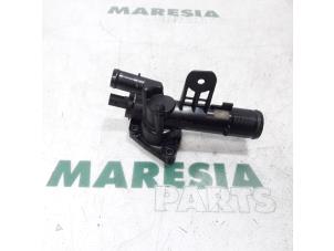 Gebruikte Thermostaathuis Renault Megane III Grandtour (KZ) 1.5 dCi 90 Prijs € 34,99 Margeregeling aangeboden door Maresia Parts