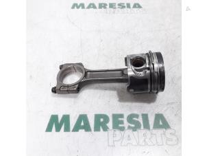 Gebruikte Zuiger Renault Megane III Grandtour (KZ) 1.5 dCi 90 Prijs € 65,00 Margeregeling aangeboden door Maresia Parts