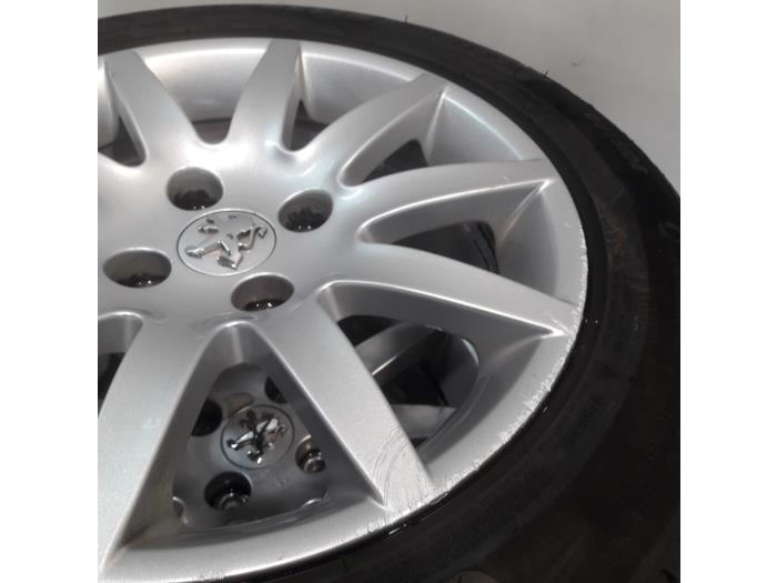 Sportvelgen Set van een Peugeot 308 SW (4E/H) 1.6 VTI 16V 2009
