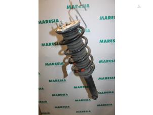 Gebruikte Mac Phersonpoot rechts-voor Peugeot 407 SW (6E) 2.0 HDiF 16V Prijs € 45,00 Margeregeling aangeboden door Maresia Parts