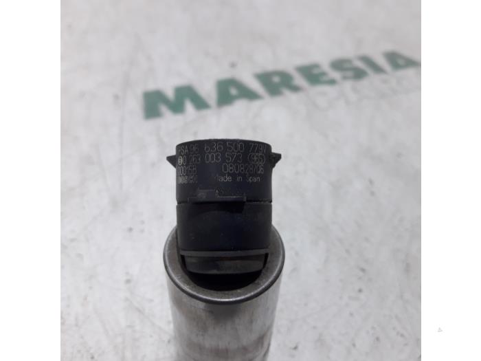 PDC Sensor van een Peugeot 308 SW (4E/H) 1.6 VTI 16V 2009