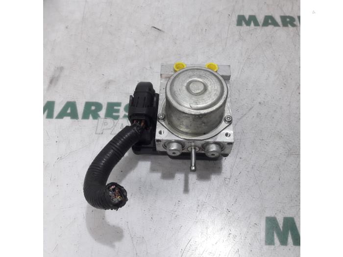 Gebruikte ABS Pomp Renault Koleos I 2.5 16V Prijs € 210,00 Margeregeling aangeboden door Maresia Parts