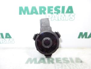 Gebruikte Sensor regen Peugeot 607 (9D/U) 2.0 16V Prijs € 40,00 Margeregeling aangeboden door Maresia Parts
