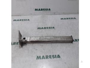 Gebruikte Subframe Peugeot 308 SW (4E/H) 1.6 VTI 16V Prijs € 25,00 Margeregeling aangeboden door Maresia Parts