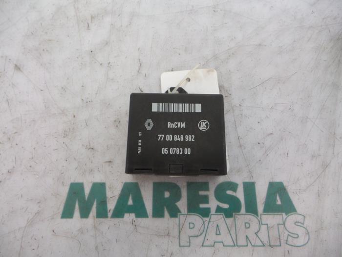 Gebruikte Computer Diversen Renault Megane (EA) 1.6 16V Sport Prijs € 65,00 Margeregeling aangeboden door Maresia Parts