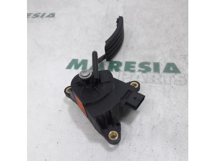 Gebruikte Sensor Gaspedaalpositie Renault Scénic II (JM) 1.6 16V Prijs € 35,00 Margeregeling aangeboden door Maresia Parts
