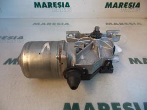 Gebruikte Ruitenwissermotor voor Fiat Bravo (198A) 1.4 MultiAir 16V Prijs € 30,00 Margeregeling aangeboden door Maresia Parts