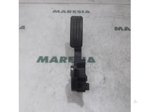 Gebruikte Sensor Gaspedaalpositie Renault Scénic III (JZ) 1.5 dCi 105 Prijs € 25,00 Margeregeling aangeboden door Maresia Parts