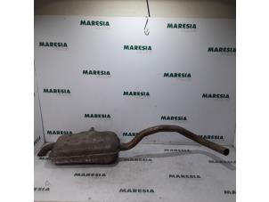 Gebruikte Uitlaat Einddemper Renault Grand Scénic II (JM) 2.0 16V Turbo Prijs € 30,00 Margeregeling aangeboden door Maresia Parts