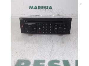 Gebruikte Radio CD Speler Peugeot 307 CC (3B) 2.0 16V Prijs € 210,00 Margeregeling aangeboden door Maresia Parts