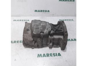 Gebruikte Carterpan Renault Megane III Coupe (DZ) 1.6 16V Prijs € 40,00 Margeregeling aangeboden door Maresia Parts