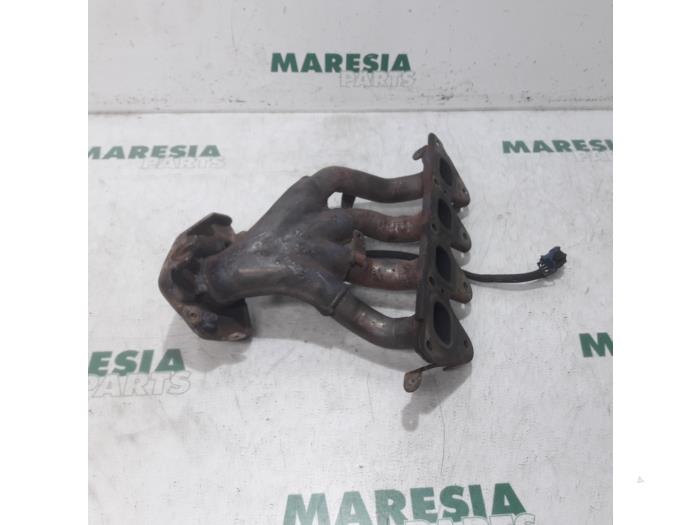 Gebruikte Spruitstuk Uitlaat Renault Megane III Coupe (DZ) 1.6 16V Prijs € 105,00 Margeregeling aangeboden door Maresia Parts