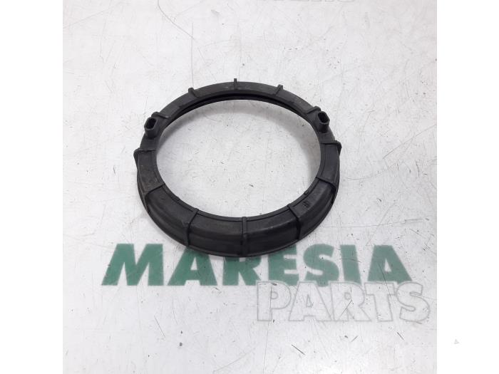 Gebruikte Brandstofpomp Elektrisch Citroen C5 III Berline (RD) 2.0 HDiF 16V Prijs € 10,00 Margeregeling aangeboden door Maresia Parts