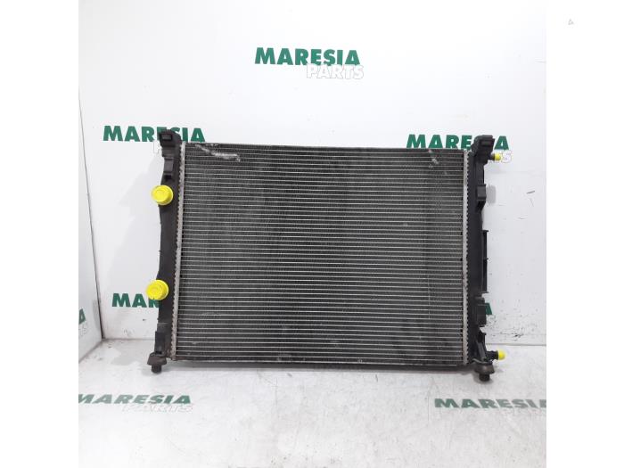 Gebruikte Radiateur Renault Grand Scénic II (JM) 2.0 16V Turbo Prijs € 25,00 Margeregeling aangeboden door Maresia Parts