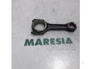 Gebruikte Drijfstang Peugeot Boxer Prijs € 50,00 Margeregeling aangeboden door Maresia Parts