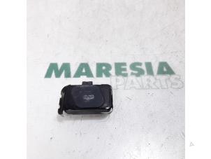 Gebruikte Sensor regen Citroen C6 (TD) 2.7 HDiF V6 24V Prijs € 85,00 Margeregeling aangeboden door Maresia Parts