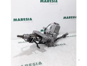 Gebruikte Stuurkolom Huis Renault Clio IV Estate/Grandtour (7R) 0.9 Energy TCE 12V Prijs € 315,00 Margeregeling aangeboden door Maresia Parts