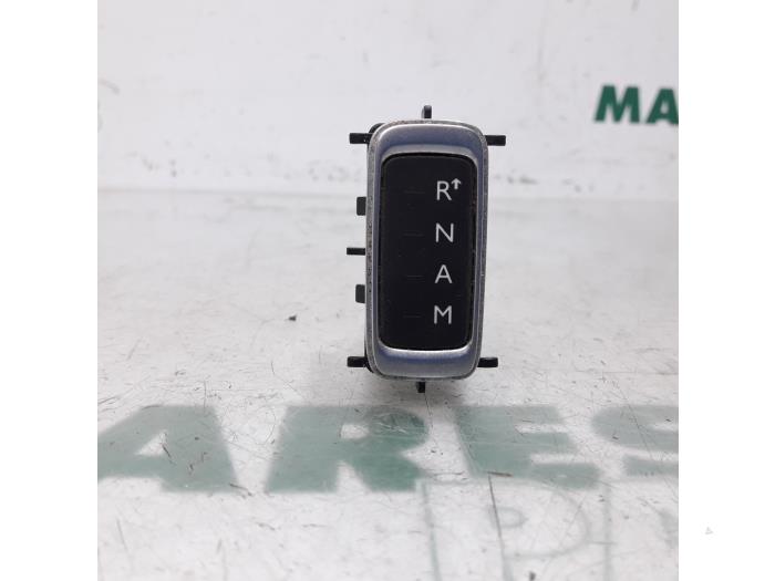 Gebruikte Display Interieur Peugeot 508 (8D) 2.0 Hybrid4 16V Prijs € 25,00 Margeregeling aangeboden door Maresia Parts