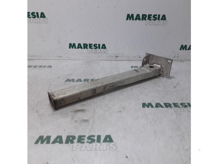 Gebruikte Subframe Peugeot 308 (4A/C) 1.6 16V THP Autom. Prijs € 25,00 Margeregeling aangeboden door Maresia Parts