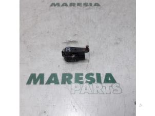 Gebruikte Koplampmotor Peugeot 308 (4A/C) 1.6 16V THP Autom. Prijs € 50,00 Margeregeling aangeboden door Maresia Parts