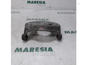 Gebruikte Triangel rechts-voor Citroen C6 (TD) 2.7 HDiF V6 24V Prijs € 35,00 Margeregeling aangeboden door Maresia Parts
