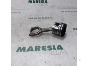 Gebruikte Zuiger Peugeot 207 SW (WE/WU) 1.6 HDi 16V Prijs € 50,00 Margeregeling aangeboden door Maresia Parts