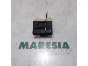 Gebruikte Relais Citroen C5 III Tourer (RW) 2.7 HDiF V6 24V Autom. Prijs € 15,00 Margeregeling aangeboden door Maresia Parts