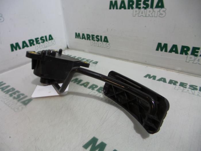 Gebruikte Gaspedaalpositie Sensor Renault Grand Scénic II (JM) 1.9 dCi 120 Prijs € 35,00 Margeregeling aangeboden door Maresia Parts