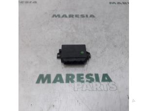 Gebruikte PDC Module Renault Koleos I 2.0 dCi 16V Prijs € 50,00 Margeregeling aangeboden door Maresia Parts