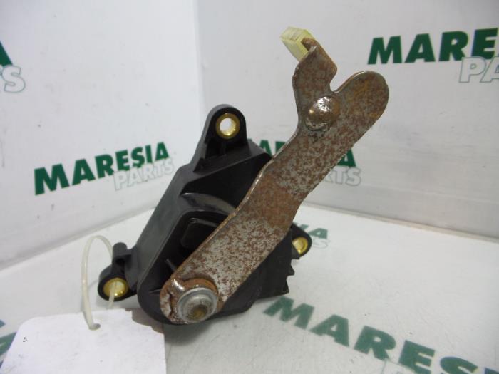 Gebruikte Gaspedaalpositie Sensor Renault Megane II CC (EM) 1.9 dCi 115 Prijs € 29,99 Margeregeling aangeboden door Maresia Parts