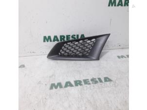 Gebruikte Grille Renault Koleos I 2.0 dCi 16V Prijs € 20,00 Margeregeling aangeboden door Maresia Parts