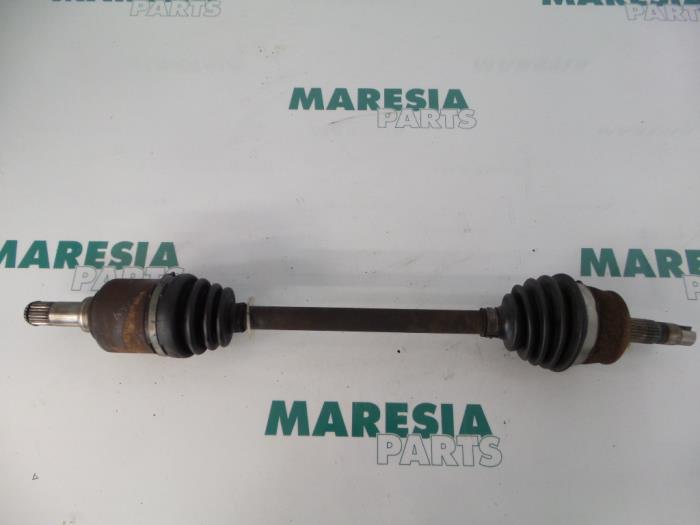 Gebruikte Steekas links-voor Fiat Grande Punto (199) 1.4 16V Prijs € 75,00 Margeregeling aangeboden door Maresia Parts