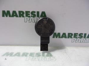 Gebruikte Sensor regen Fiat Grande Punto (199) 1.4 16V Prijs € 50,00 Margeregeling aangeboden door Maresia Parts