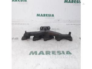 Gebruikte Uitlaatspruitstuk Fiat 500 (312) 1.3 MJTD 16V Prijs € 65,00 Margeregeling aangeboden door Maresia Parts