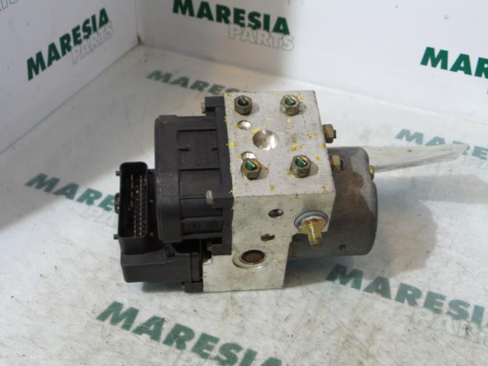 Gebruikte ABS Pomp Renault Scénic I (JA) 1.6 16V Prijs € 50,00 Margeregeling aangeboden door Maresia Parts