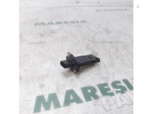 Gebruikte Luchthoeveelheidsmeter Citroen Jumper (U9) 2.2 HDi 120 Euro 4 Prijs € 60,50 Inclusief btw aangeboden door Maresia Parts
