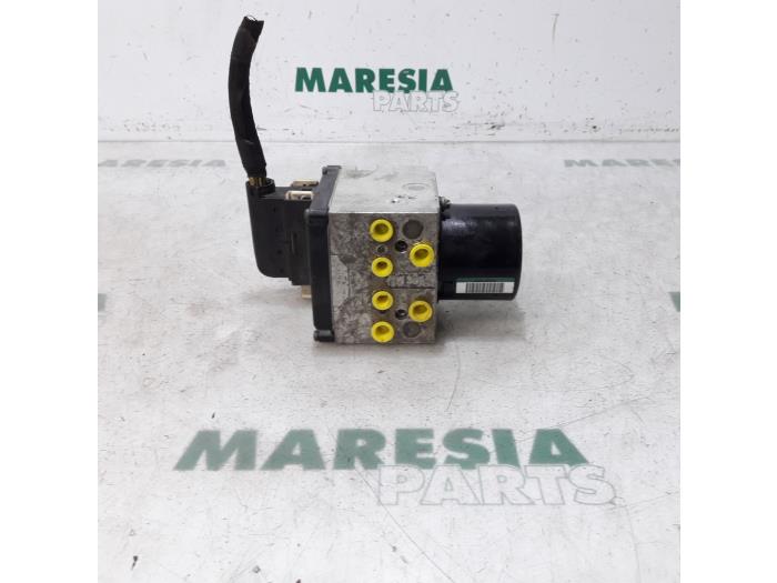 Gebruikte ABS Pomp Peugeot 407 (6C/J) 2.7 HDi V6 24V Prijs € 131,25 Margeregeling aangeboden door Maresia Parts