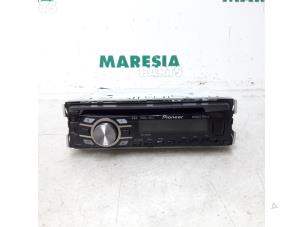 Gebruikte Radio/CD Speler (diversen) Renault Twingo II (CN) 1.2 Prijs € 25,00 Margeregeling aangeboden door Maresia Parts