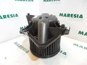 Gebruikte Kachel Ventilatiemotor Fiat Punto II (188) 1.2 60 S 3-Drs. Prijs € 25,00 Margeregeling aangeboden door Maresia Parts