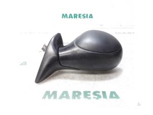 Gebruikte Buitenspiegel links Citroen Xsara Picasso (CH) 1.6 HDi 16V 110 Prijs € 40,00 Margeregeling aangeboden door Maresia Parts