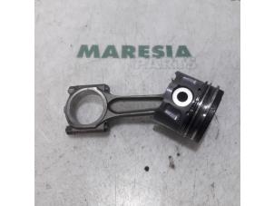 Gebruikte Zuiger Citroen C4 Grand Picasso (UA) 2.0 HDiF 16V 135 Prijs € 60,00 Margeregeling aangeboden door Maresia Parts