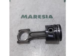 Gebruikte Zuiger Citroen C4 Grand Picasso (UA) 2.0 HDiF 16V 135 Prijs € 60,00 Margeregeling aangeboden door Maresia Parts