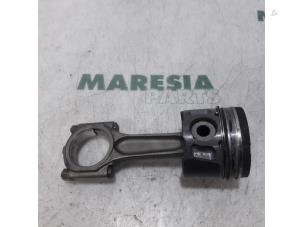 Gebruikte Zuiger Citroen C4 Grand Picasso (UA) 2.0 HDiF 16V 135 Prijs € 60,00 Margeregeling aangeboden door Maresia Parts