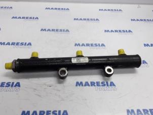 Gebruikte Injector brug Citroen C6 (TD) 2.7 HDiF V6 24V Prijs € 50,00 Margeregeling aangeboden door Maresia Parts