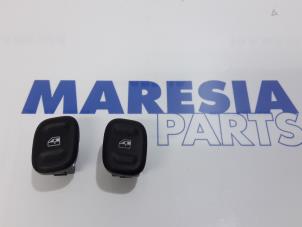 Gebruikte Combischakelaar ramen Fiat Panda (312) 0.9 TwinAir 60 Prijs € 40,00 Margeregeling aangeboden door Maresia Parts