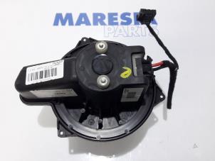 Gebruikte Chaufage Ventilatiemotor Fiat 500 (312) 0.9 TwinAir 80 Prijs € 25,00 Margeregeling aangeboden door Maresia Parts