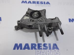 Gebruikte Motorrubber Fiat Bravo (198A) 1.6 JTD Multijet 105 Prijs € 40,00 Margeregeling aangeboden door Maresia Parts