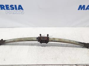 Gebruikte Veerblad achter Renault Master II (FD/HD) 2.5 dCi 16V Prijs € 127,05 Inclusief btw aangeboden door Maresia Parts