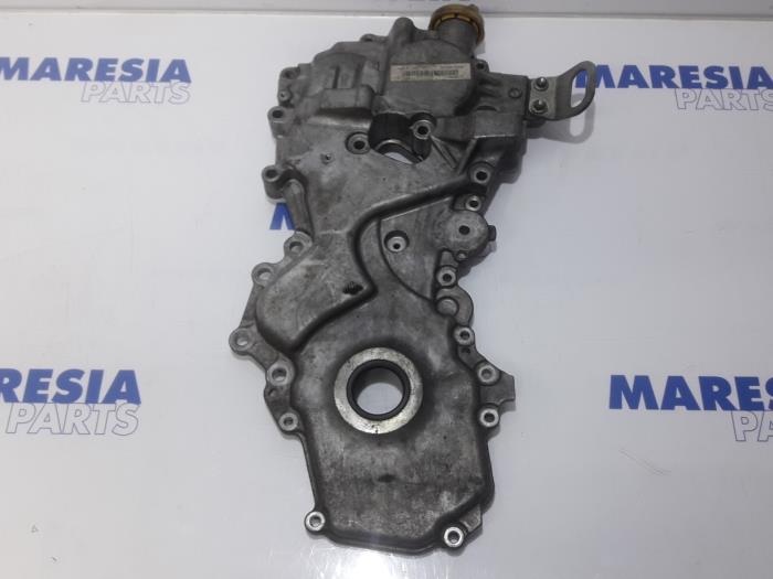 Gebruikte Distributiedeksel Renault Scénic III (JZ) 2.0 16V CVT Prijs € 105,00 Margeregeling aangeboden door Maresia Parts
